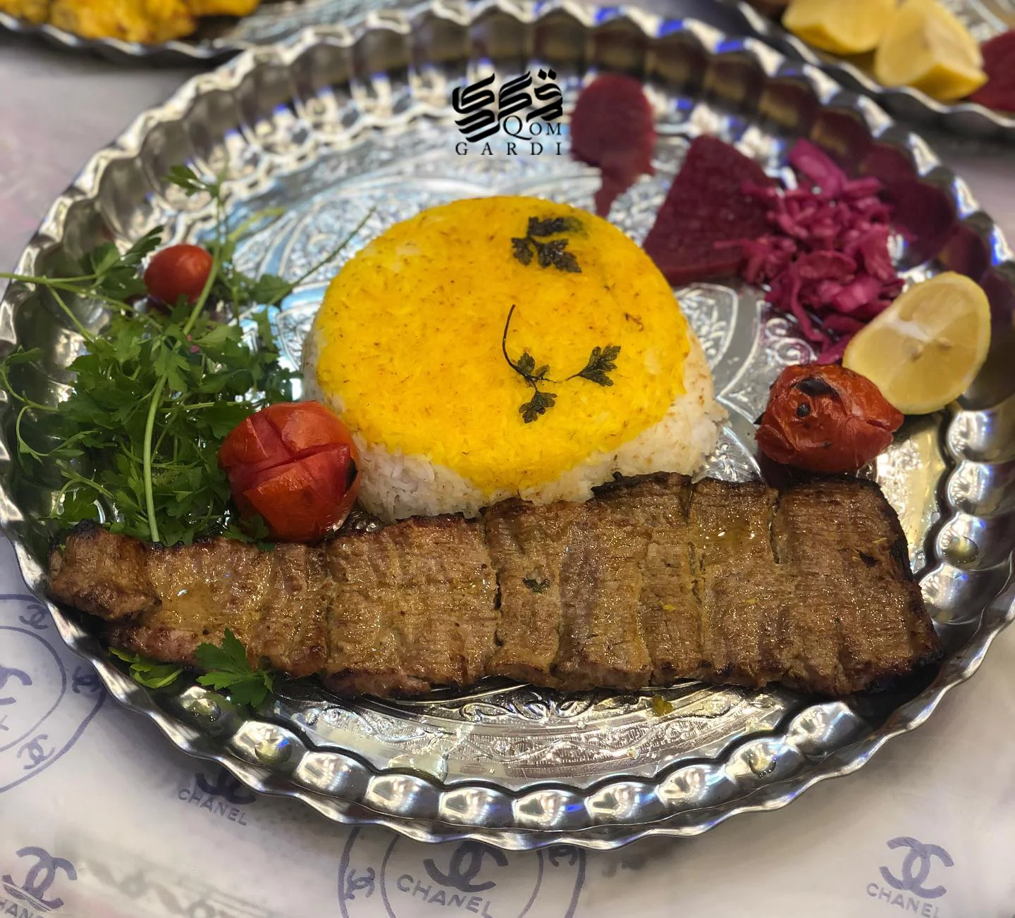 چلو کباب برگ رستوران سنتی باغ صبا